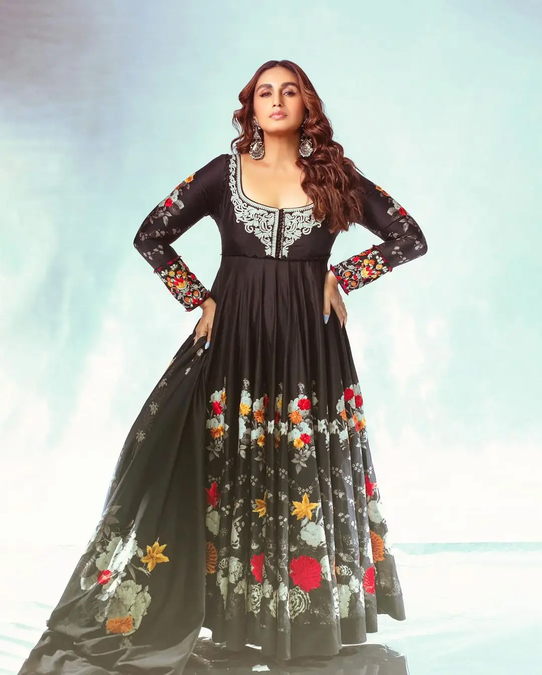 Mumbai Actress Huma Qureshi Photoshoot in Black Dress